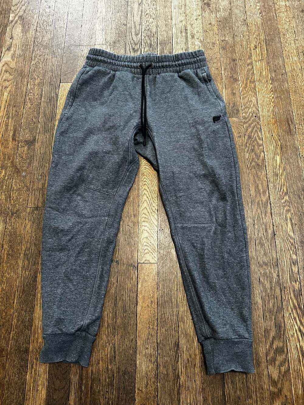 Fabletics Men's Size M Gray Fleece Jogger Sweatpants Gym Workout Casual Lounge